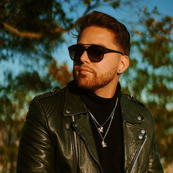 Meet your Posher, Frederic - Picture 1 of 1